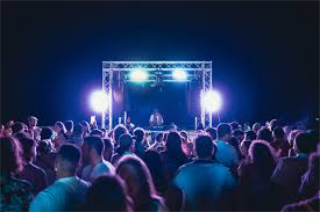Buttafuori "abusivi" e alcol ai minori: multe all’Indie Love Festival